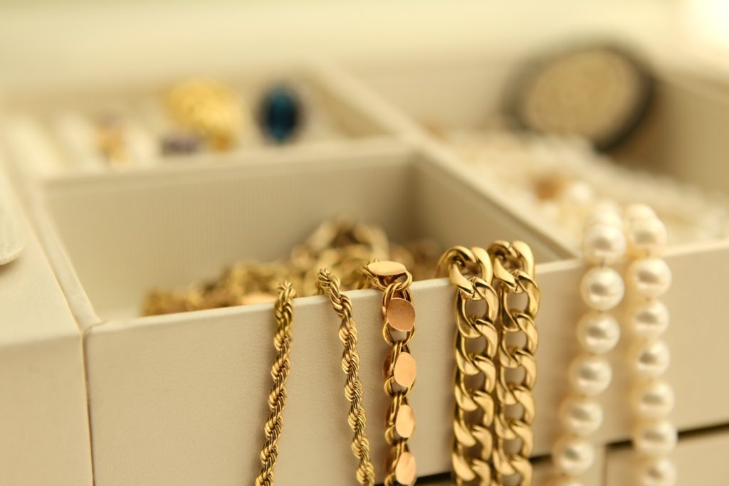 Is Selling Your Gold Jewelry the Right Choice for You? What’s the First Step